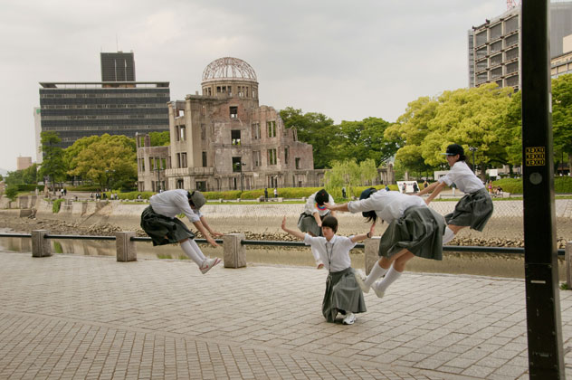 「川はゆく」